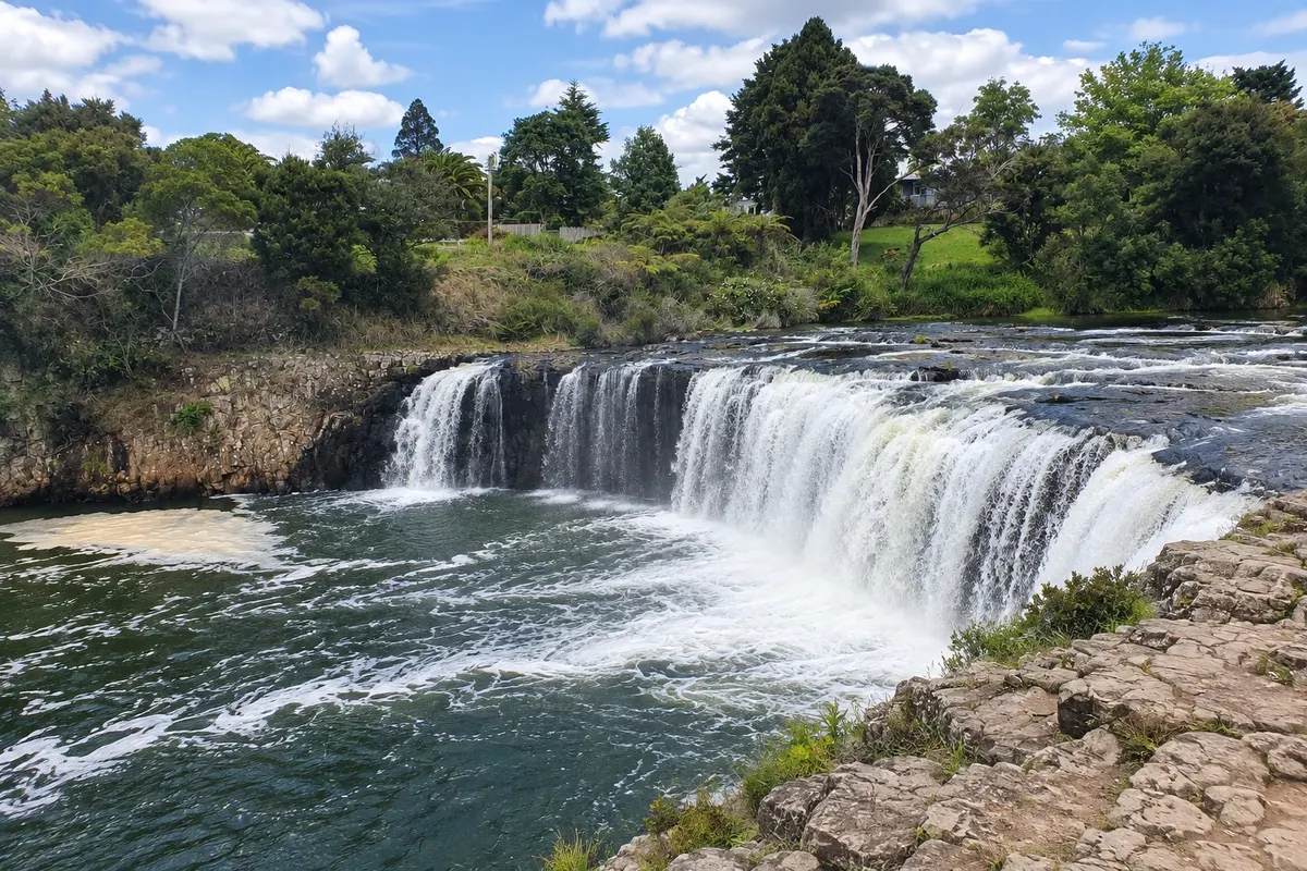 Haruru Falls