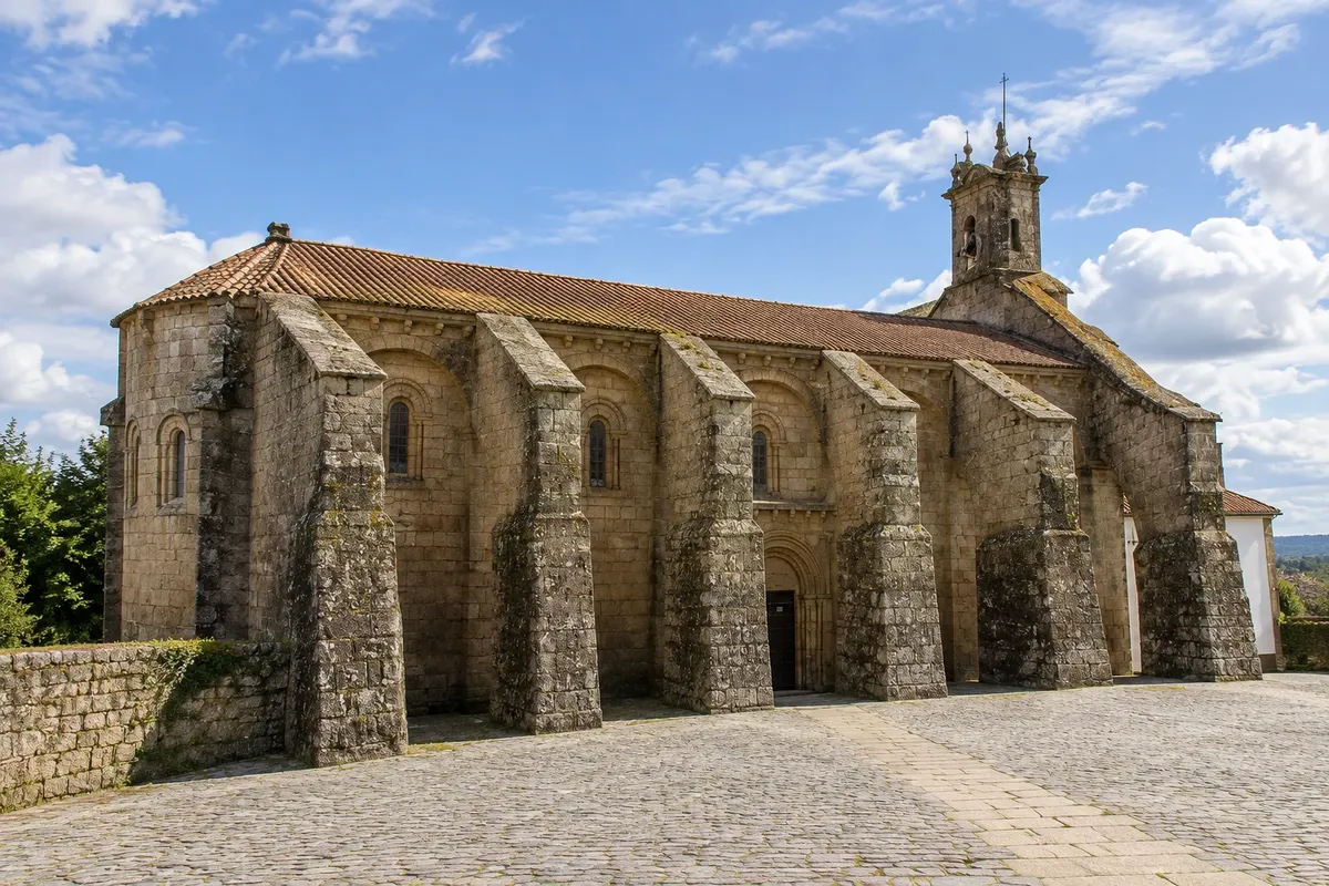 Colexiata de Santa María a Real de Sar