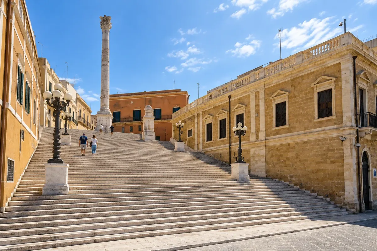 Colonne Romane e Scalinata Virgiliana