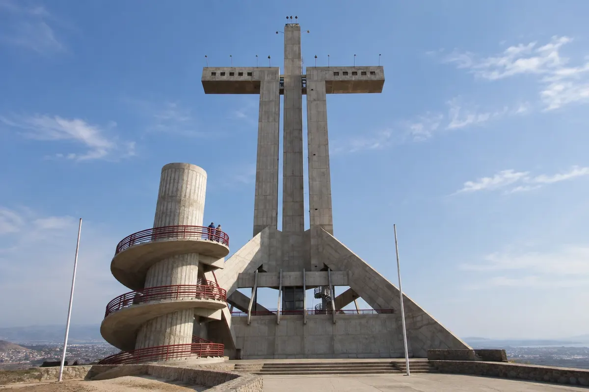 Cruz del Tercer Milenio