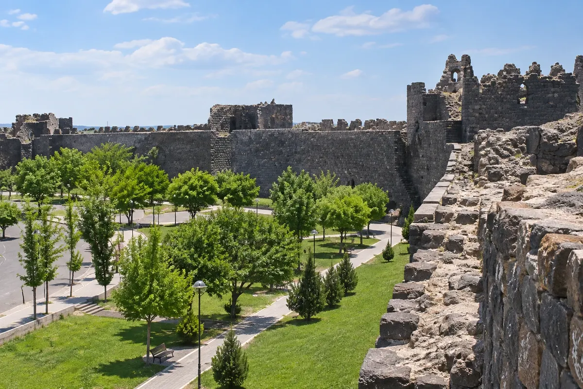 Diyarbakır Surları ve Hevsel Bahçeleri