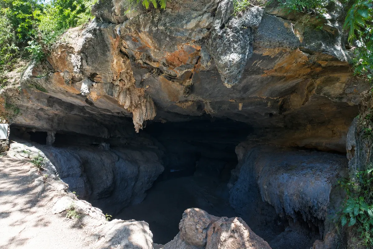 Lapinha Cave