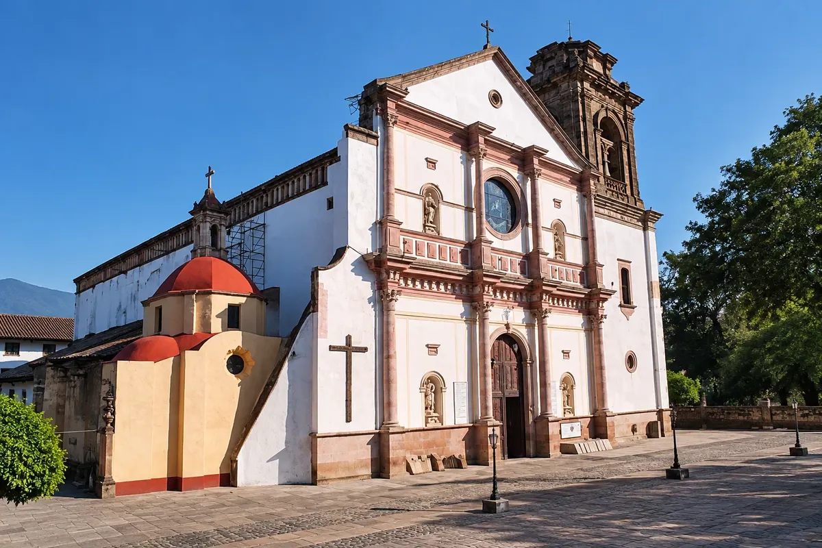 Plaza Vasco de Quiroga e Basílica de Nuestra Señora de la Salud