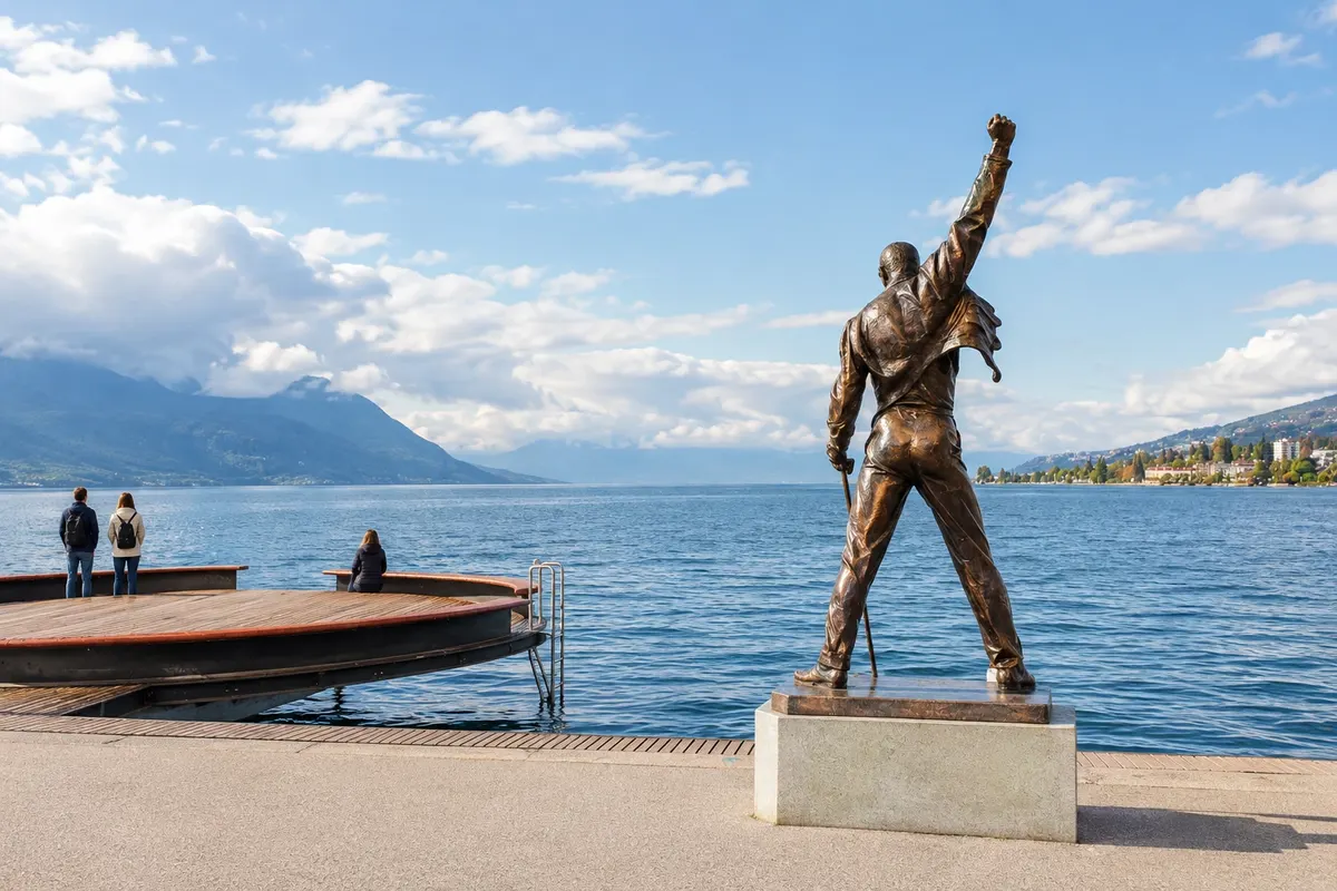 Quai de Montreux et statue de Freddie Mercury