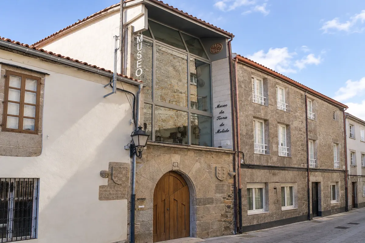 Sancti Spiritus e Museo da Terra de Melide