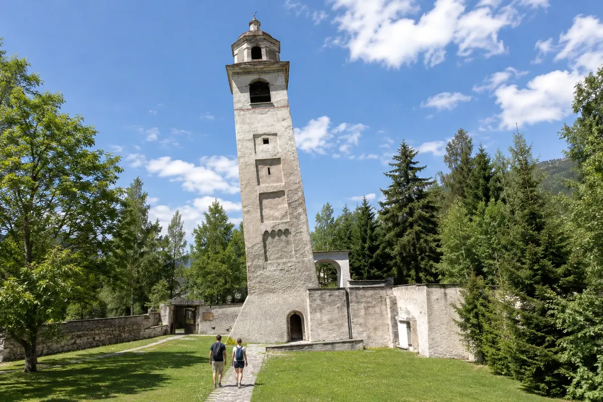 Schiefer Turm