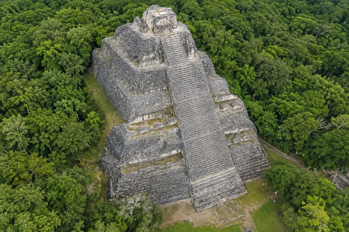 Zona Arqueológica de Becán