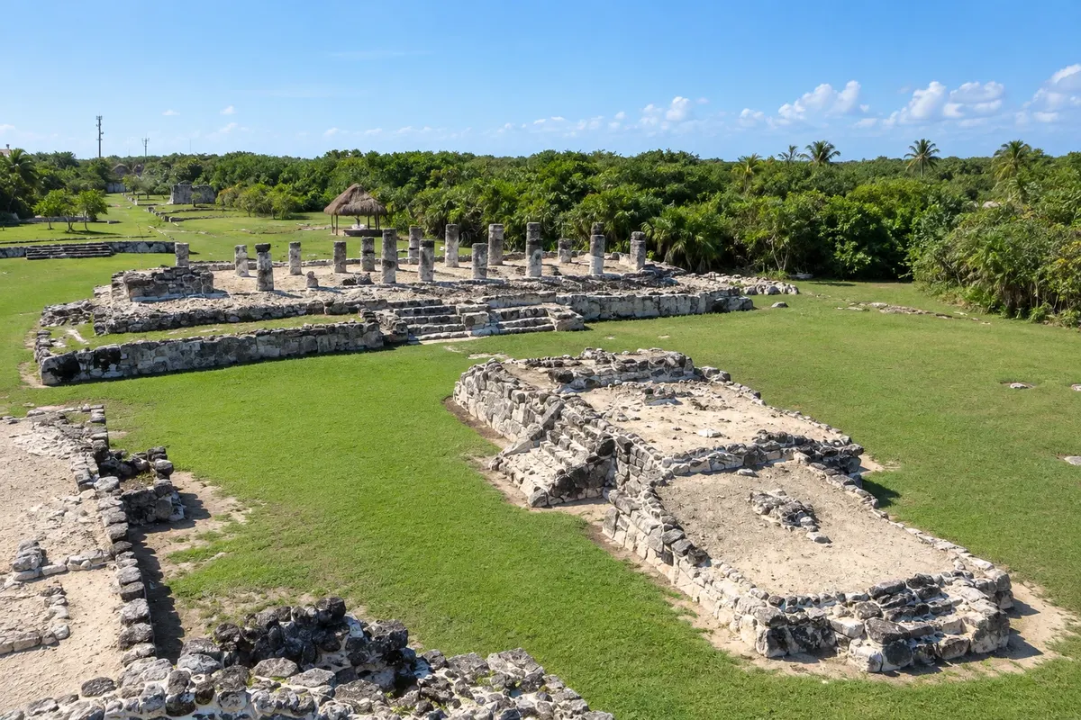 Zona Arqueológica El Rey