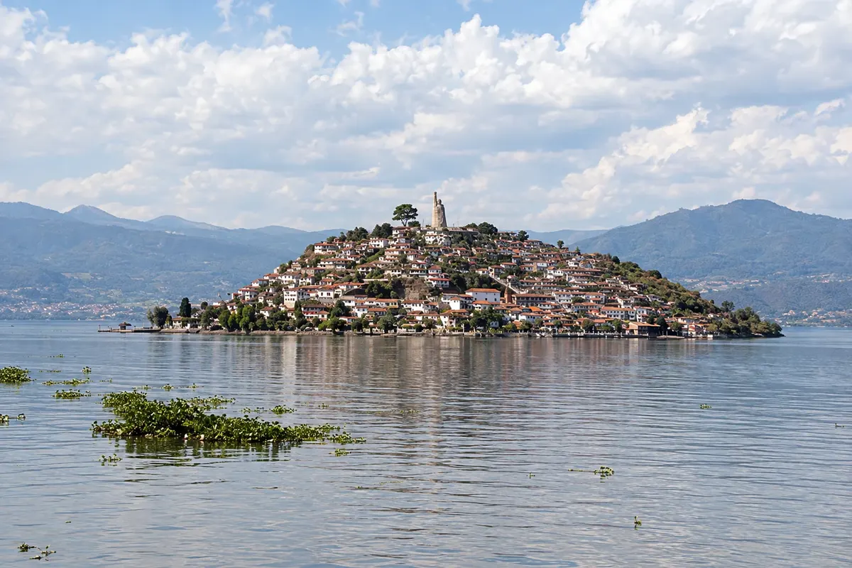 Morelia, Pátzcuaro and the monarch butterfly