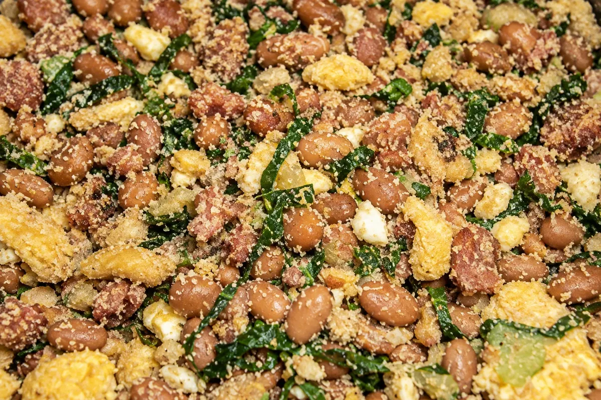 Feijão tropeiro — detail of the food or preparation.