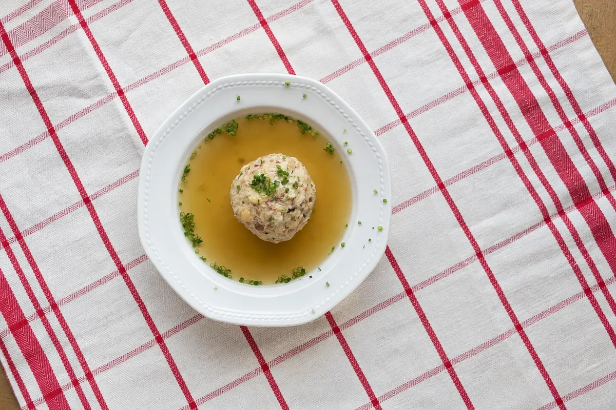 Tiroler Speckknödel — Tirol, Austria