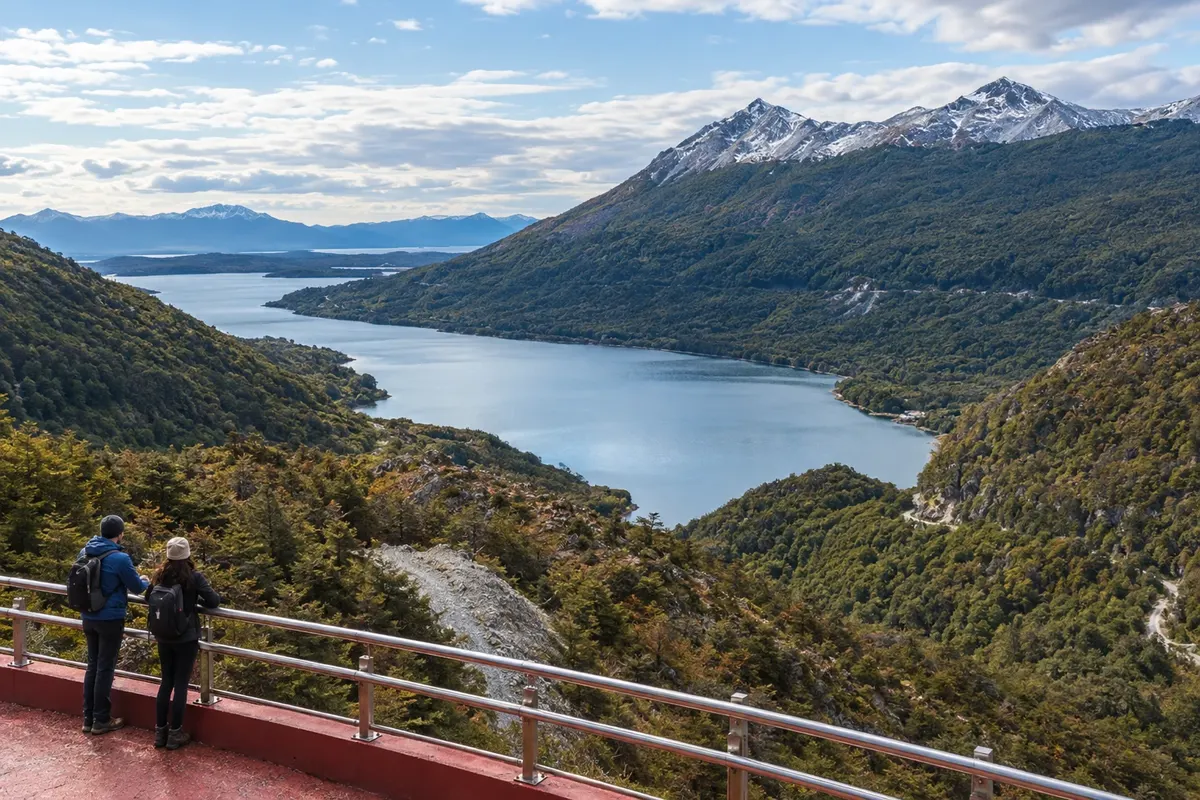 Lago Escondido visto desde el Mirador Paso Garibaldi