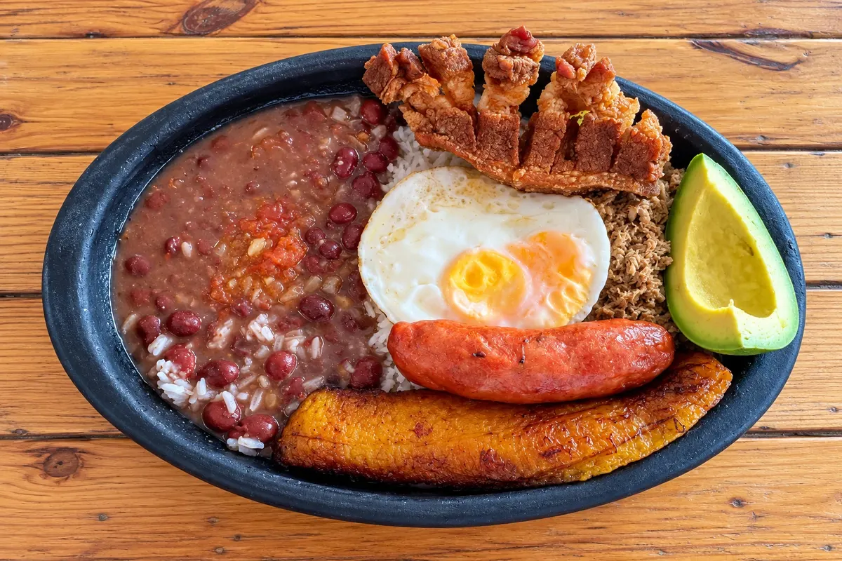 Bandeja paisa — Antioquia, Colombia