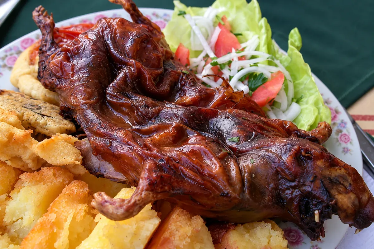 Cuy asado — detalle.